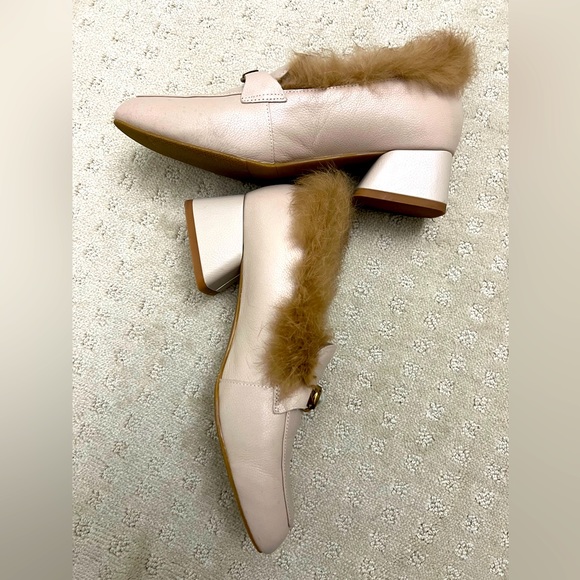 Loafers with heel. Great for fall/winter styles. - Picture 2 of 3